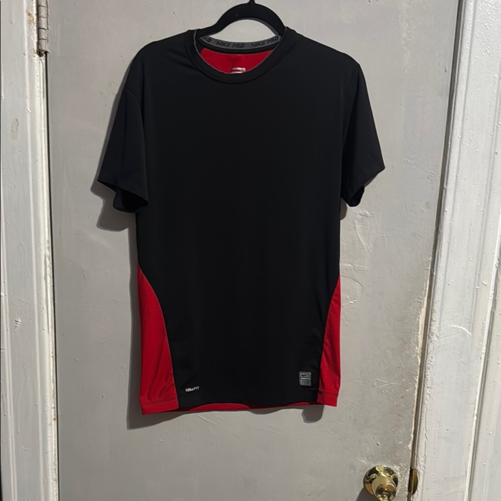 Nike Black and Red Athletic Short Sleeve Tee